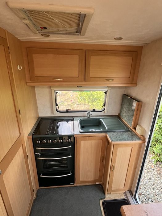 Rulota Eddis Salvington 2001, boiler gaz, acumulator, neinmatriculata.