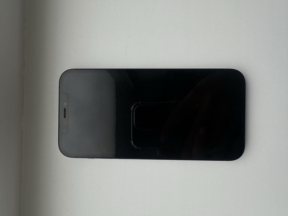 Продам айфон 12