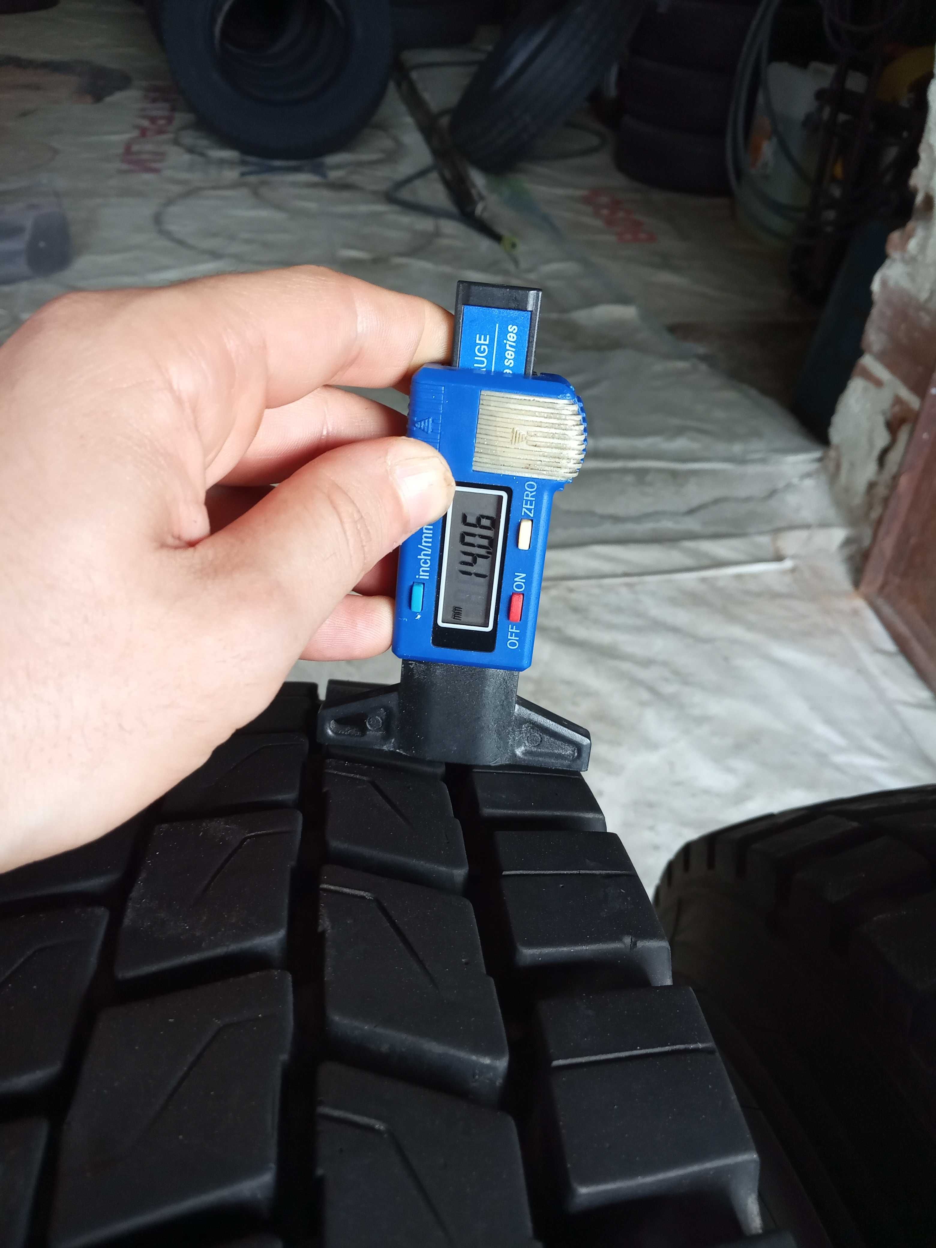 2 тежкотоварни гуми 215/75R17.5 Hankook DH05 126/124M M+S 12PR