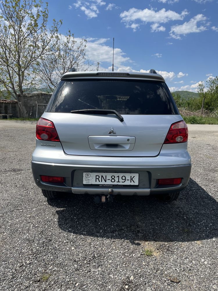 Mitsubishi Outlander 2000  136коня 4х2