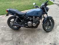 Vând Kawasaki Zephyr