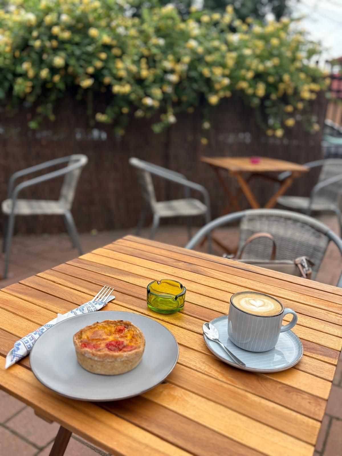 Bar Cafe Cafenea functionala Zona Aviatiei Cladire birouri