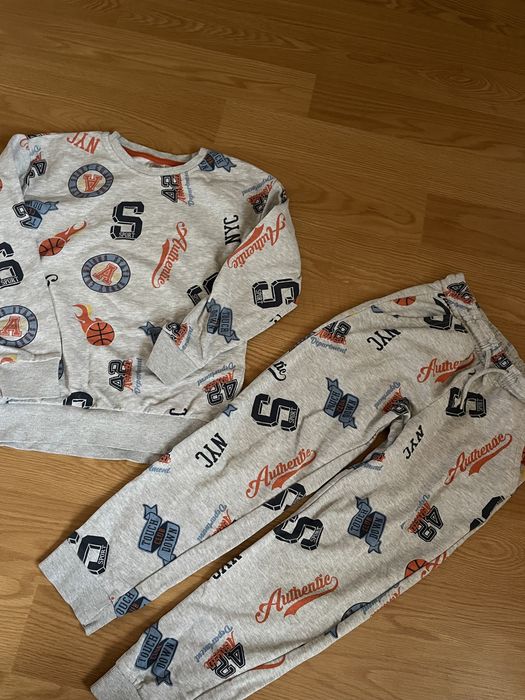 Trening baiat bluza 128 ,pantaloni 122