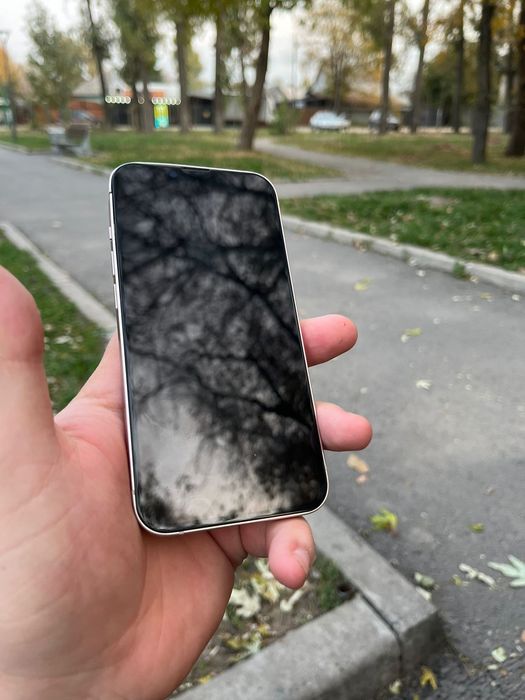 Продам iphone 13 128gb