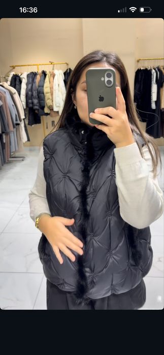 Безрукавка черная наполн гусиный пух