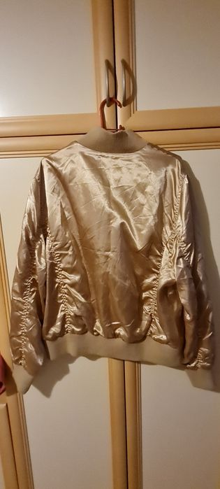 Златисто,пролетно яке