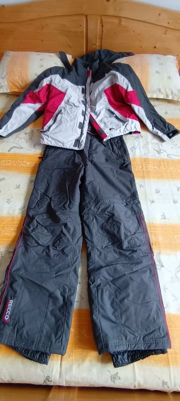 Комплект яке и панталон за зимни спортове