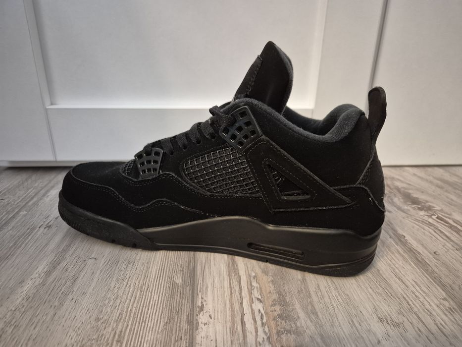 Jordan 4 black cat