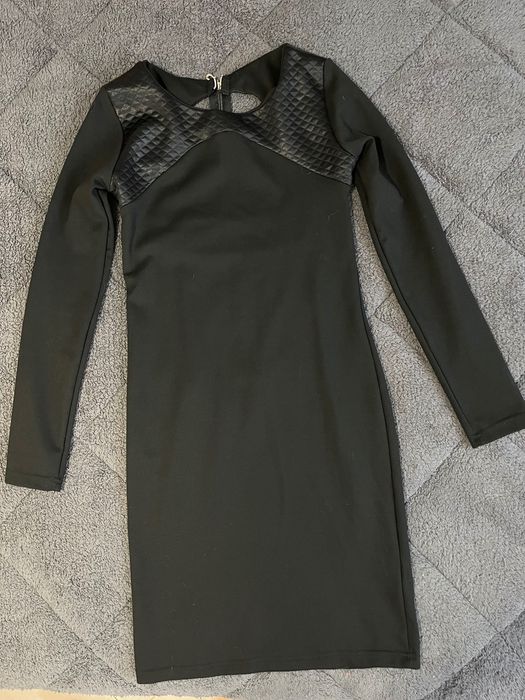 Рокля с дълъг ръкав