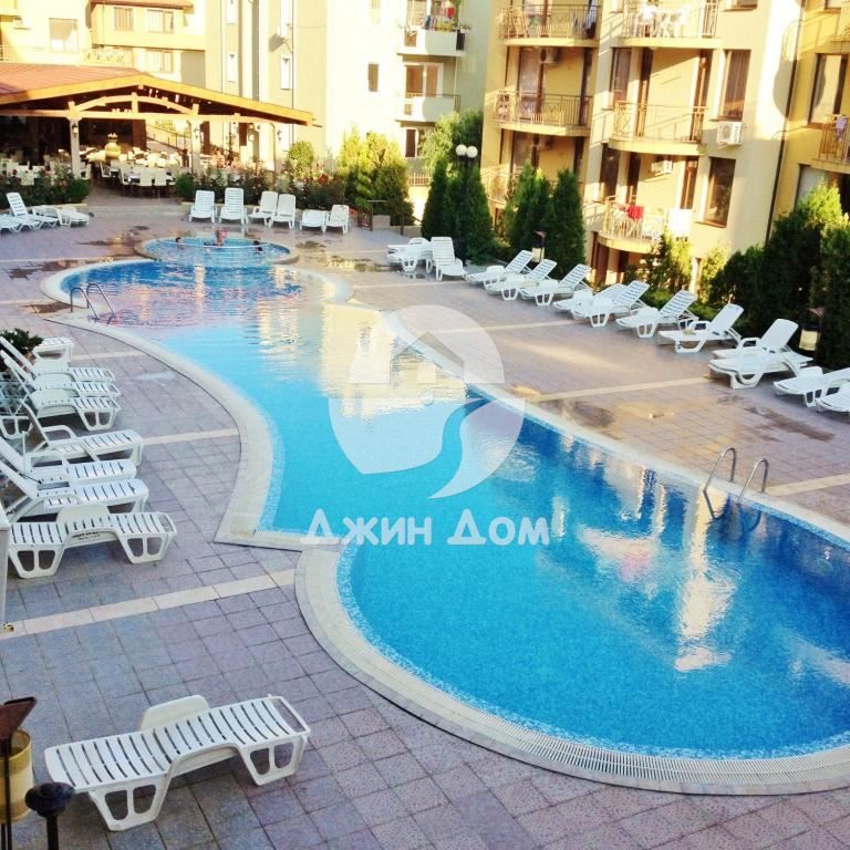 Обзаведен двустаен апартамент в к-с „Сияна“, гр. Свети Влас