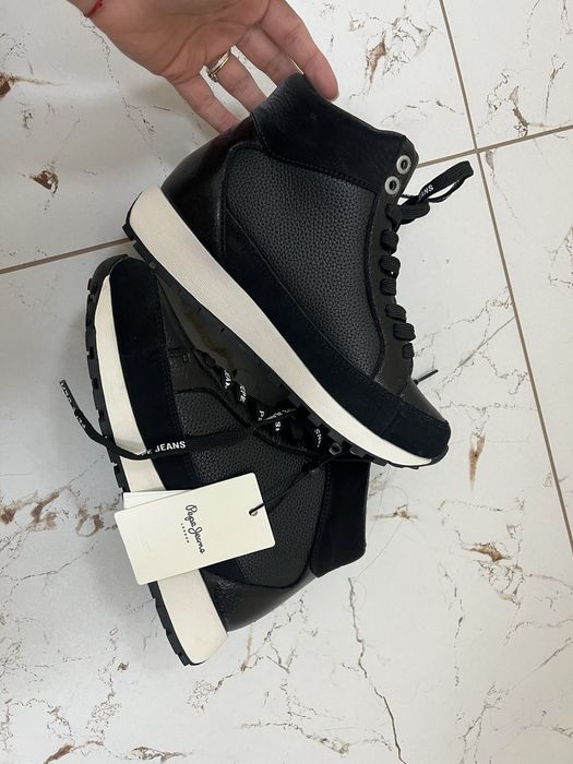 Чисто нови обувки Pepe Jeans