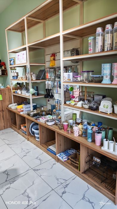 Продаю мебель для магазина