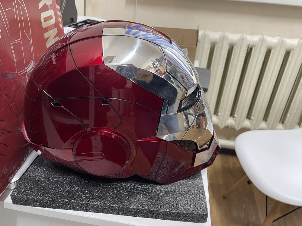 Электронный шлем Железного человека с громовым управлением