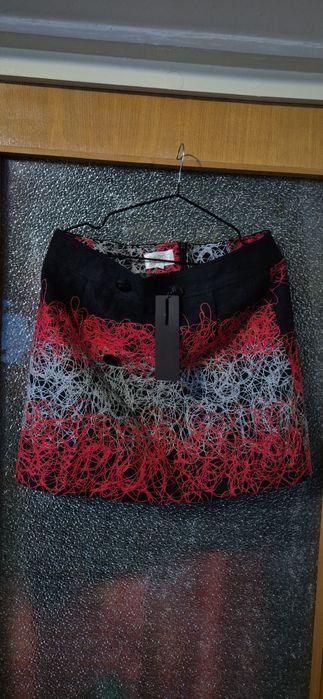 Fusta scurta, noua, cu eticheta