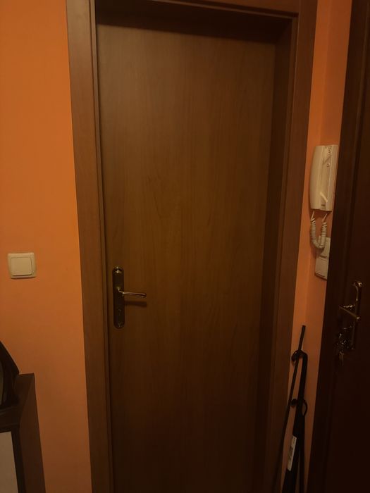 ПЪЛЕН КОМПЛЕКТ интериорни врати на изгодна цена!