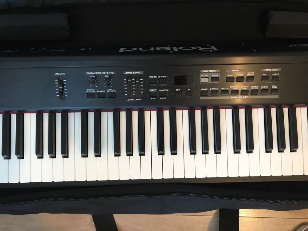 Pian digital Roland RD300SX