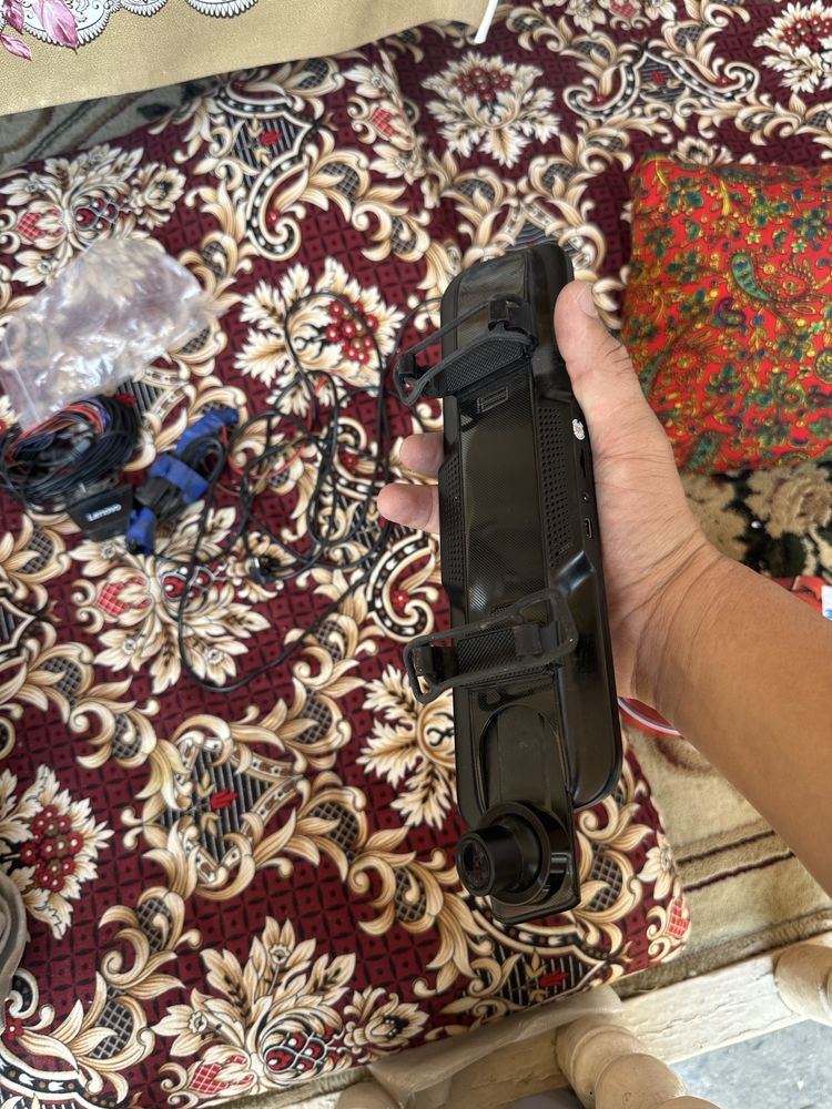Lenovo kamera sotiladi oldi orqa kotta ekran