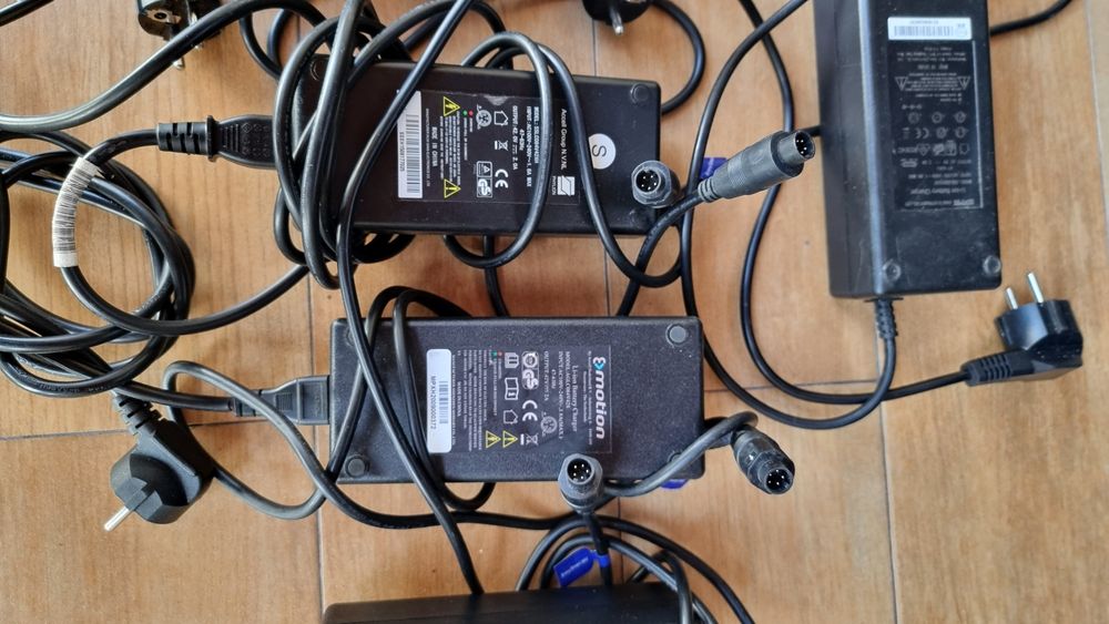Încărcător original trotineta bicicleta electrica XIAOMI Bosch Import