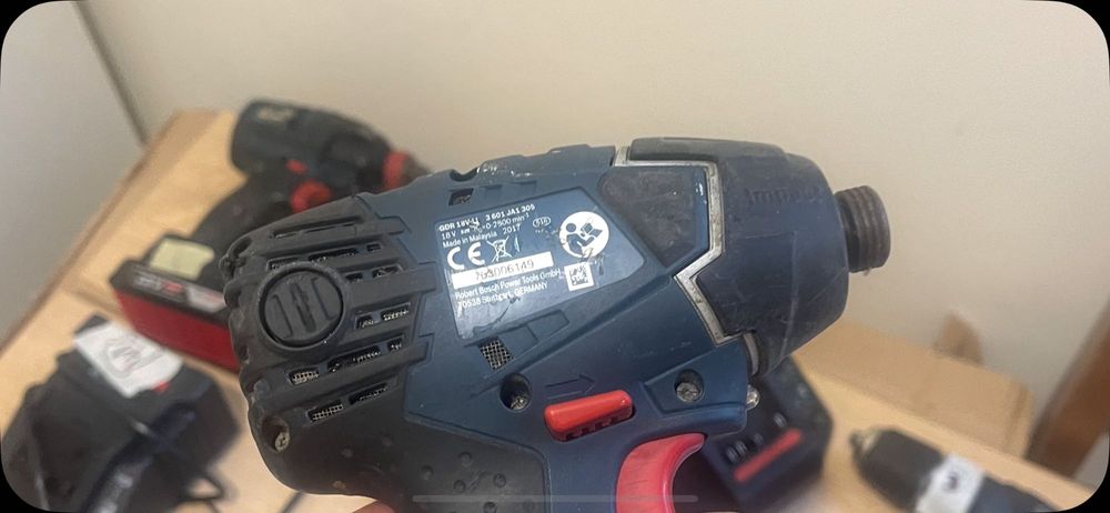 Bosch GDR18 LI комплект батерия зарядно