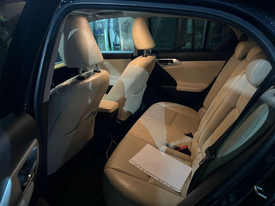 Vand Lexus ct 200h.