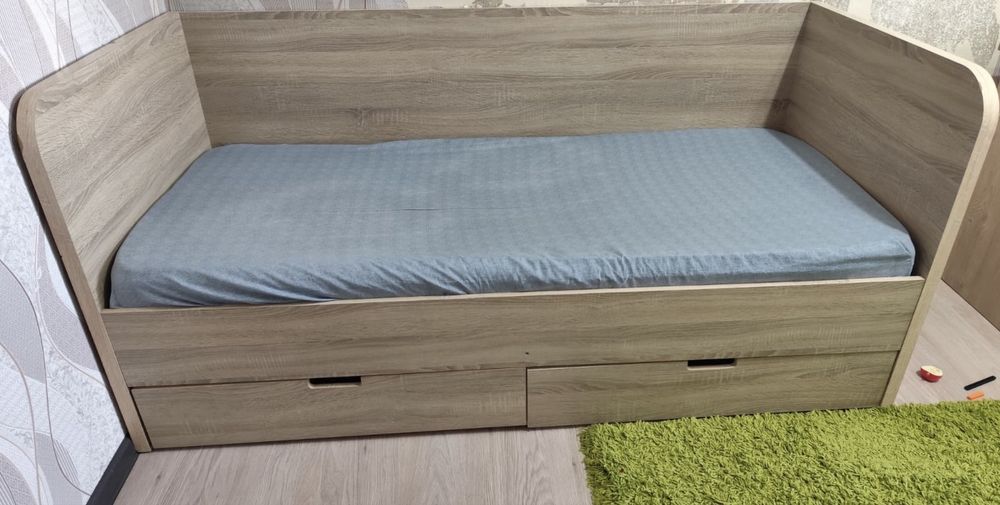 Продам односпальную кровать