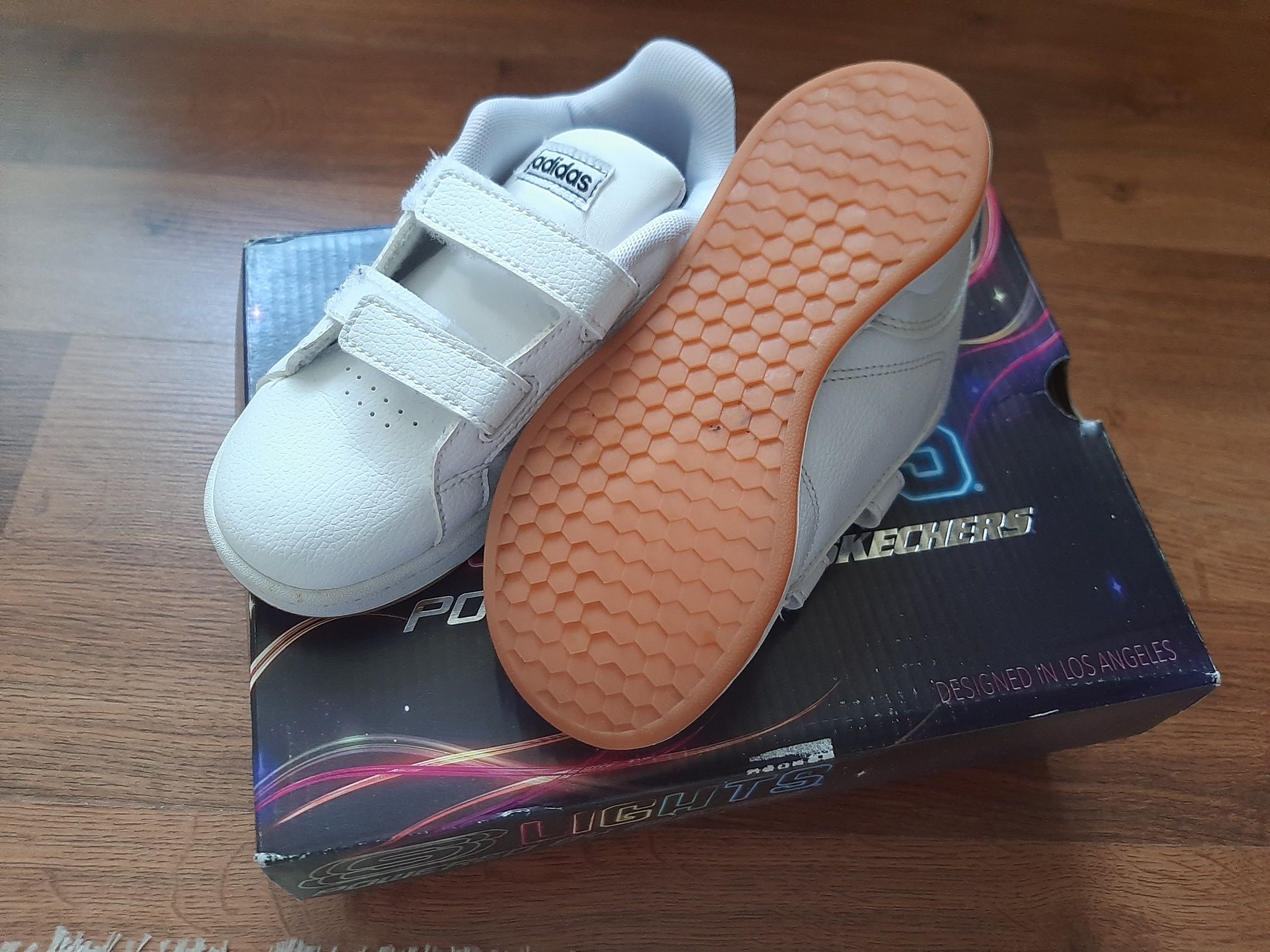 Pantofi sport marca Adidas,mărimea 26,5