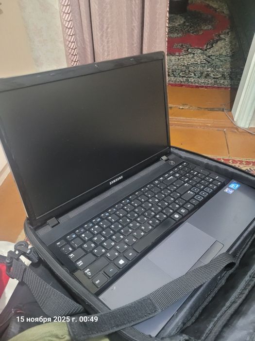 Продам ноутбук сумка в подарок для работы