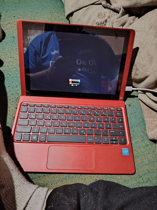 Vând HP pavilion x2