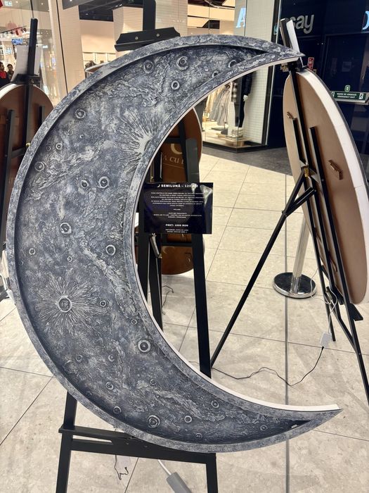 Semilună decorativă handmade – piesă unică pentru decor