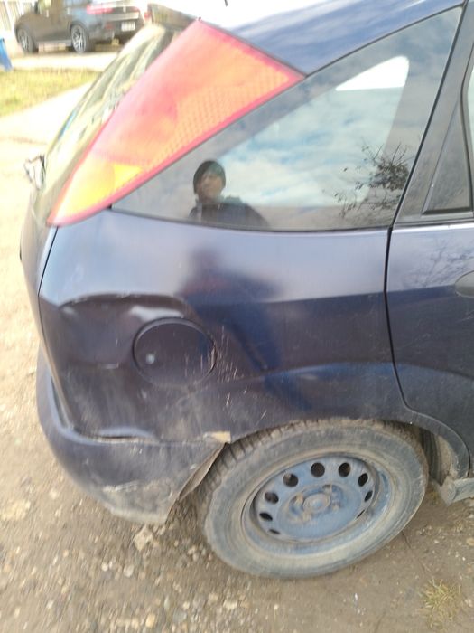 Vând Ford focus 1,6 benzina