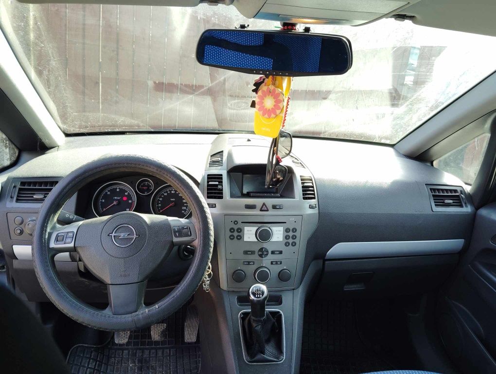 Van Opel Zafira 2007