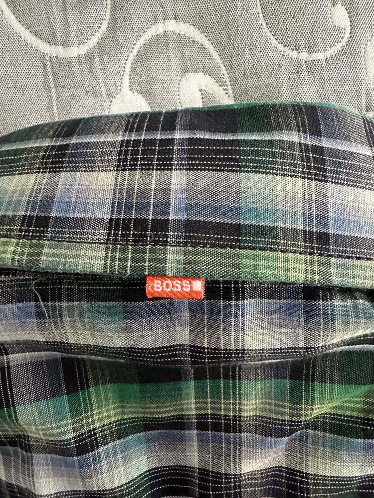 Cǎmaşǎ Hugo Boss!
