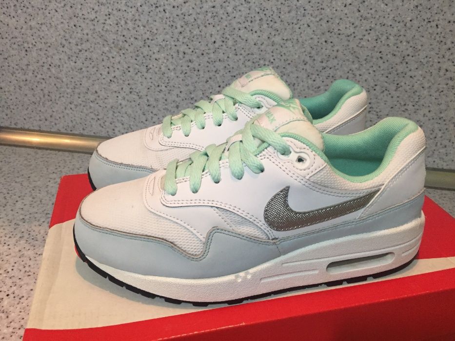 ОРИГИНАЛНИ *** Nike Air Max 1 White / Metallic Silver Mint