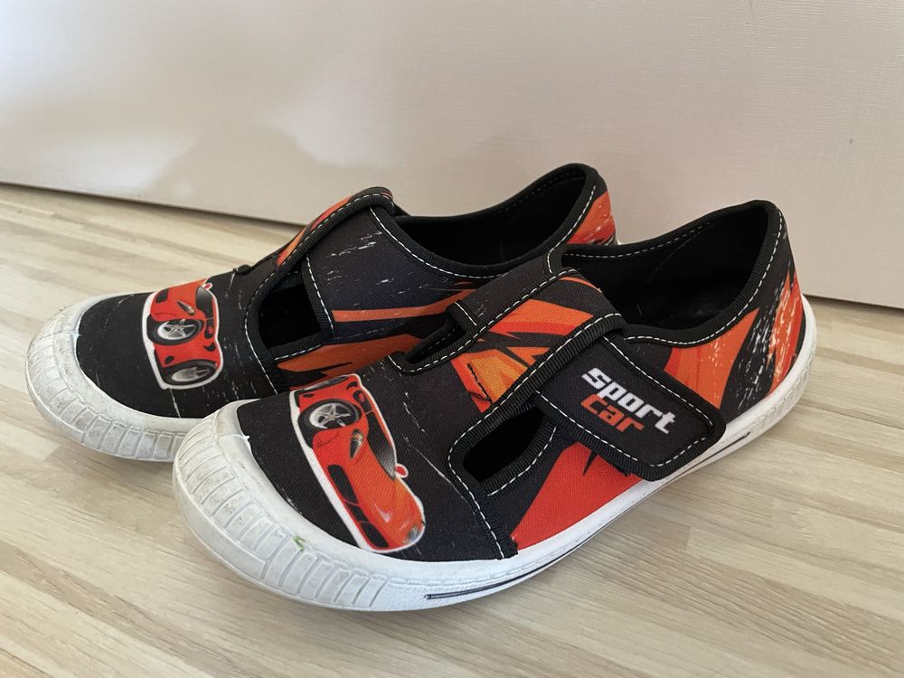 Детски пантофи, пантофи slip-on и кроксове за момче