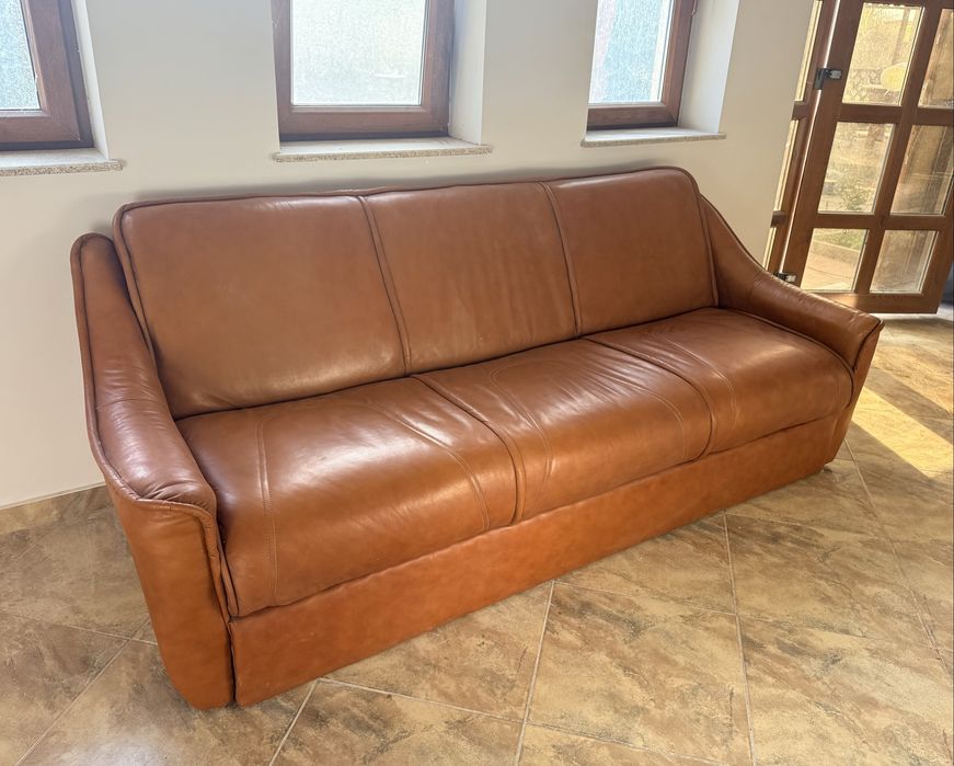 Canapea piele naturala extensibila cu lada impecabila