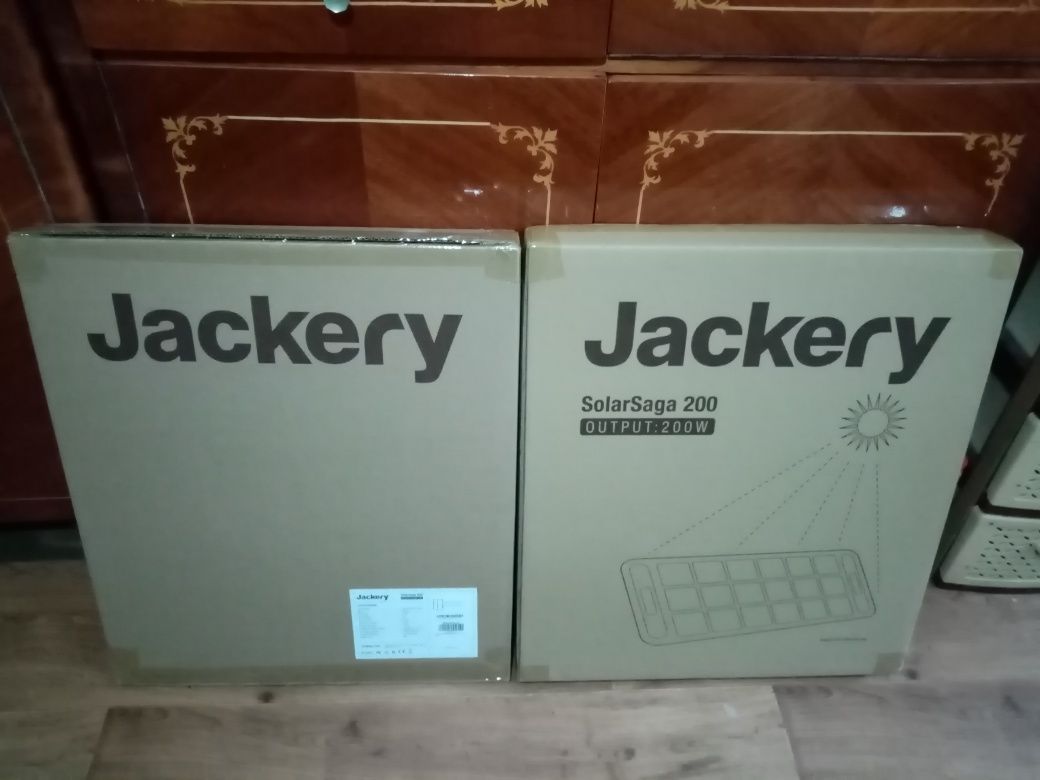 Jackery SolarSaga 200W