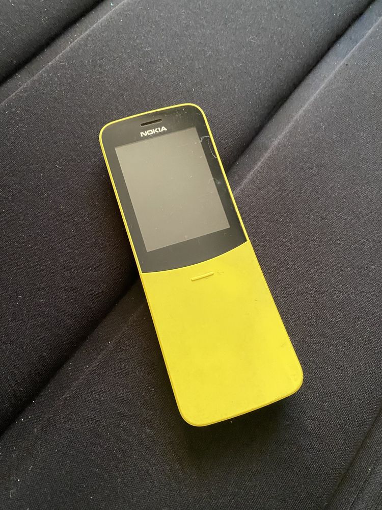 Nokia 8110 4g (banana)