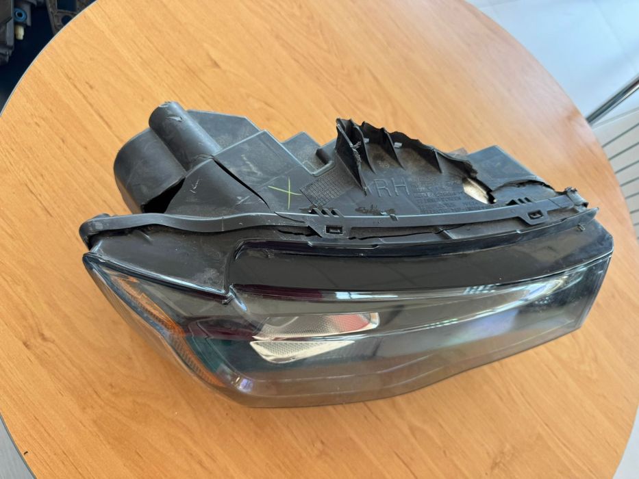 Фар десен Jeep Grand Cherokee 2016