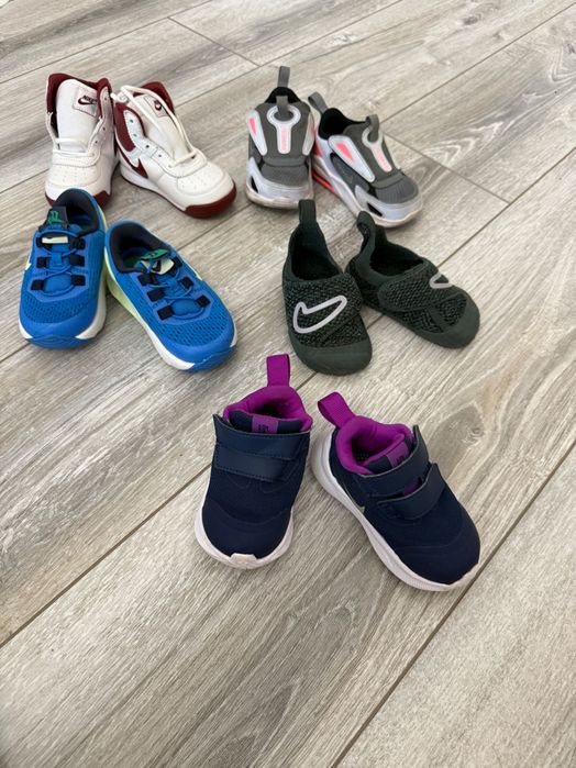 Детские кроссовки