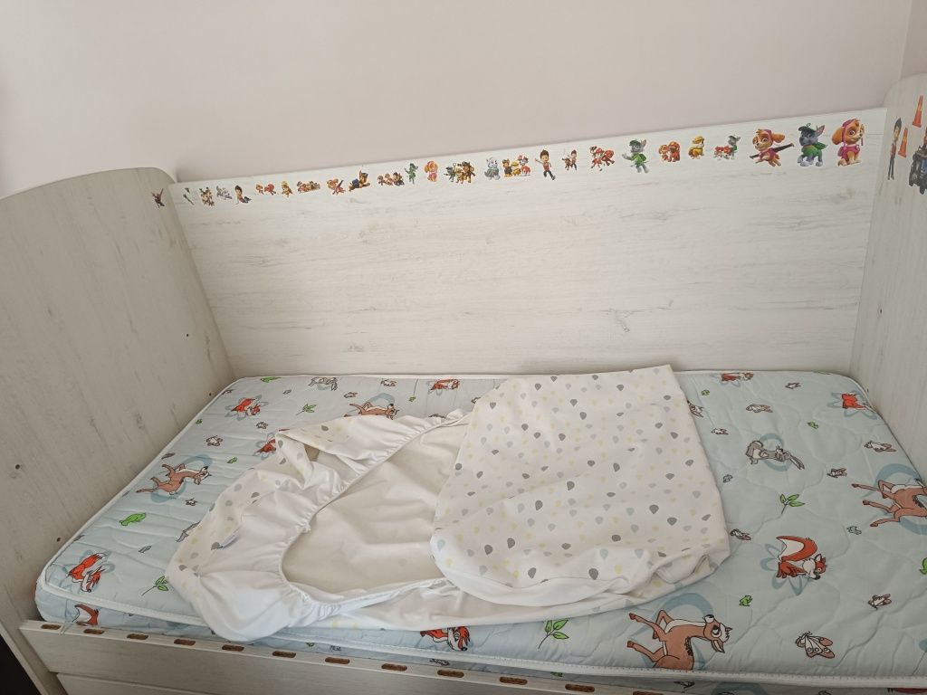 Детско легло с матрак 70/140 и много други неща подарък