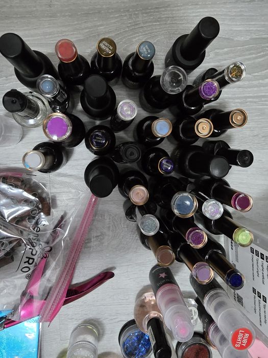 Vând tot ce se vede