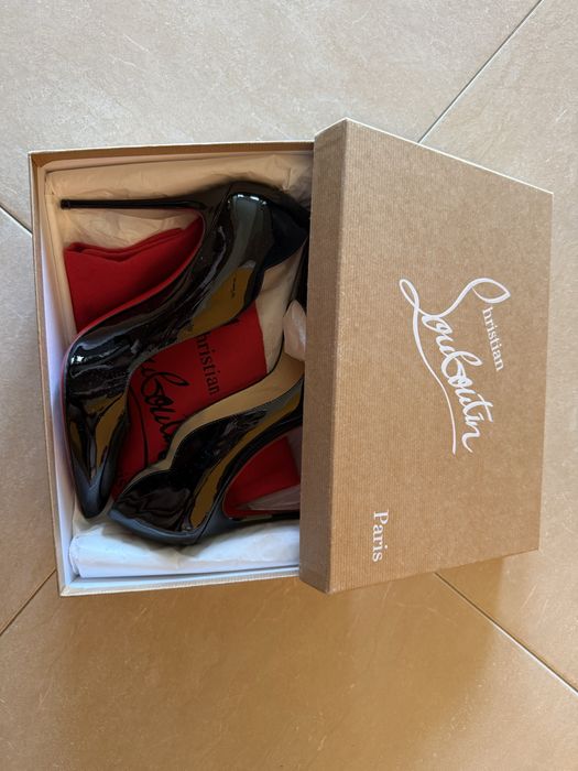 Обувки на висок ток Christian Louboutin