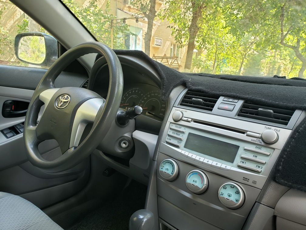Toyota camry продается