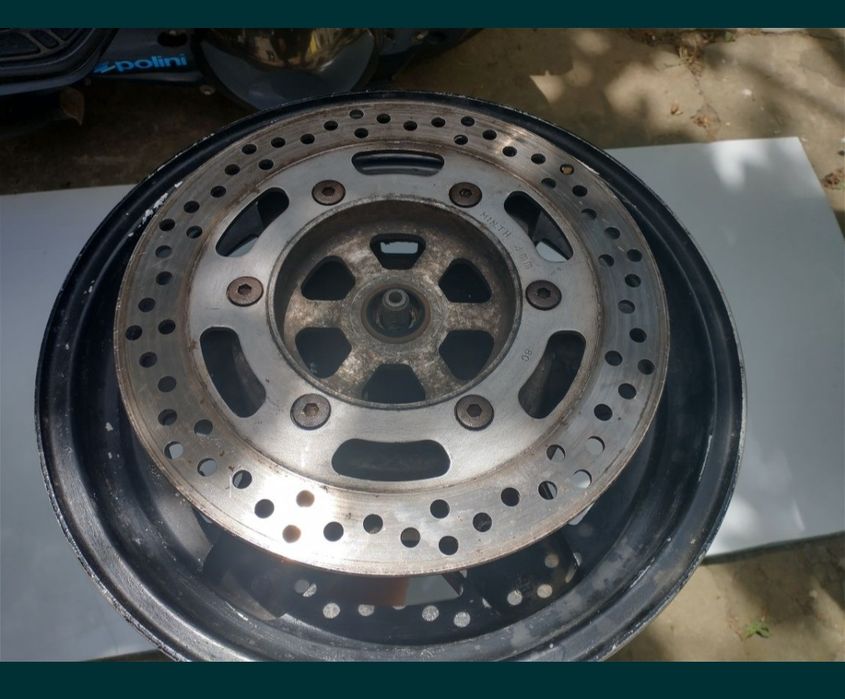 Suzuki Burgman Jantă de fată cu disc de frana si ax