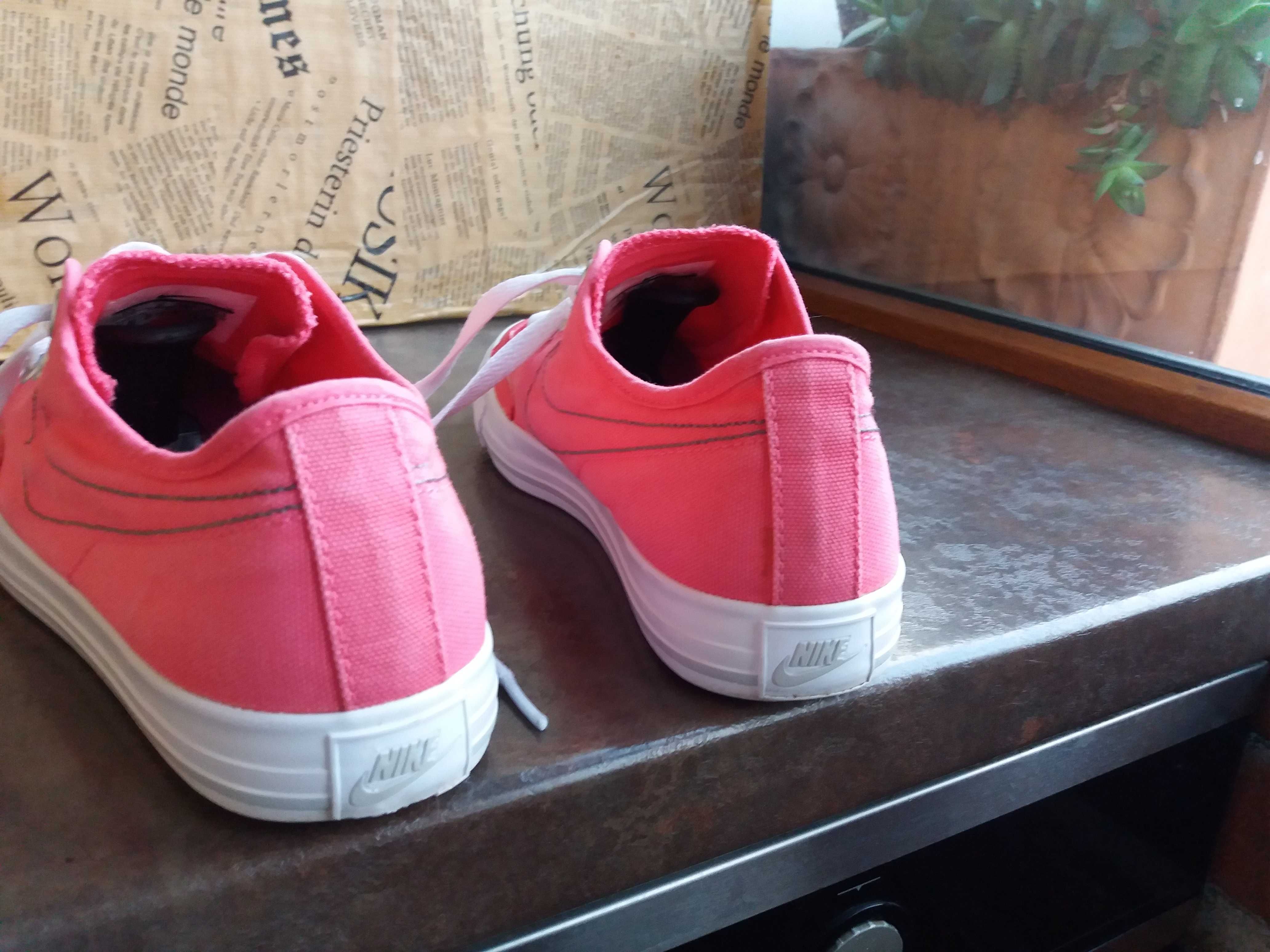 дамски кецове,детски гуменки,спортни обувки,маратонки,Nike,ном.38