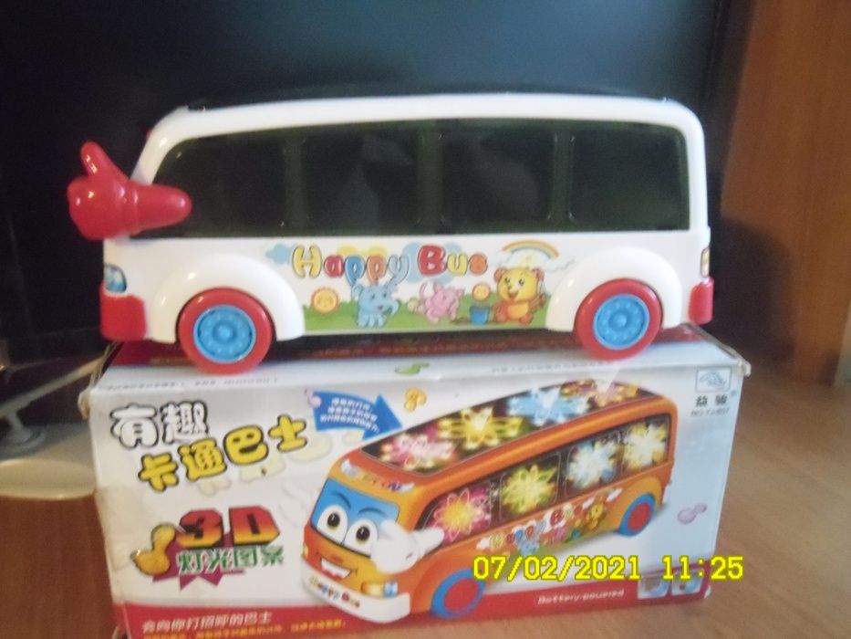 Детский автобус музыкальный.