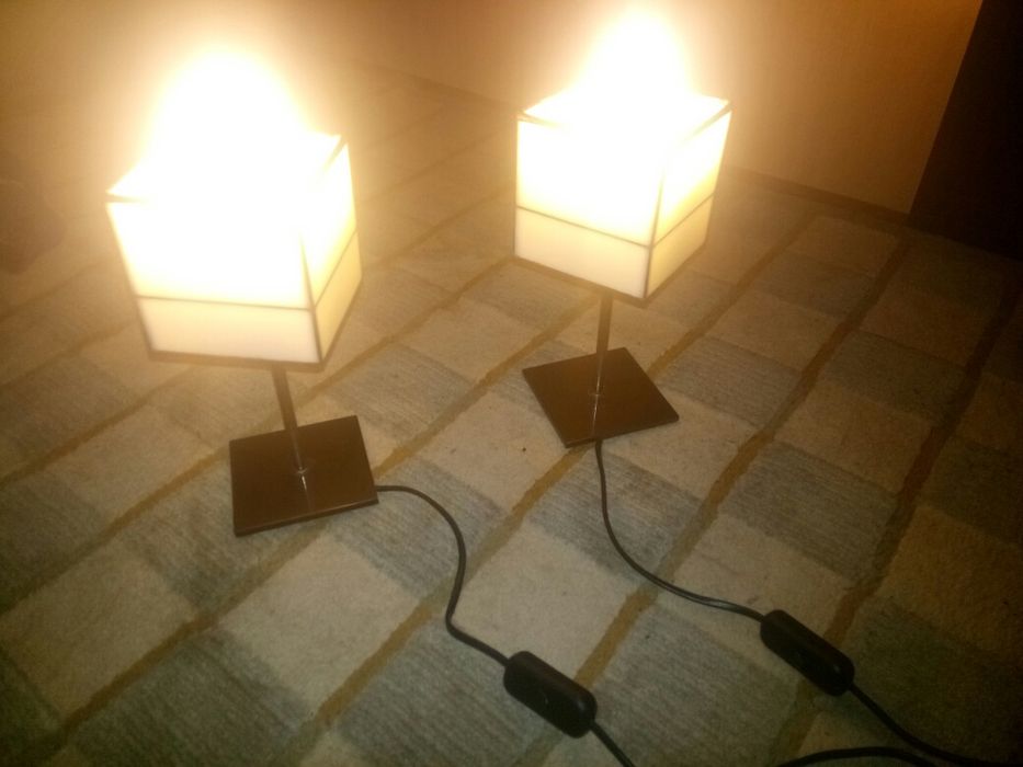 Lampi noptiere Vintage vechi ca noi