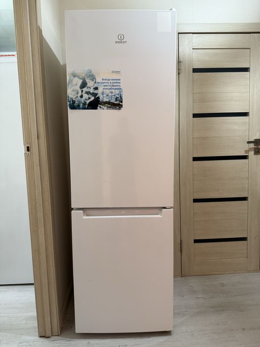 Indesit холодильник