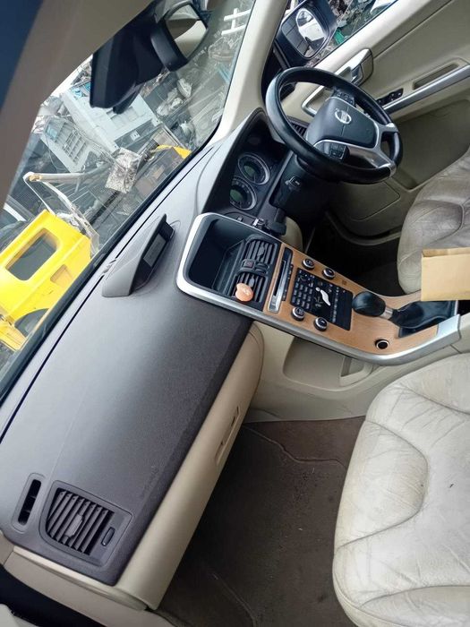 Dezmembrez Dezmembrari piese Volvo XC60 2.4D D5244T10 2008-2013