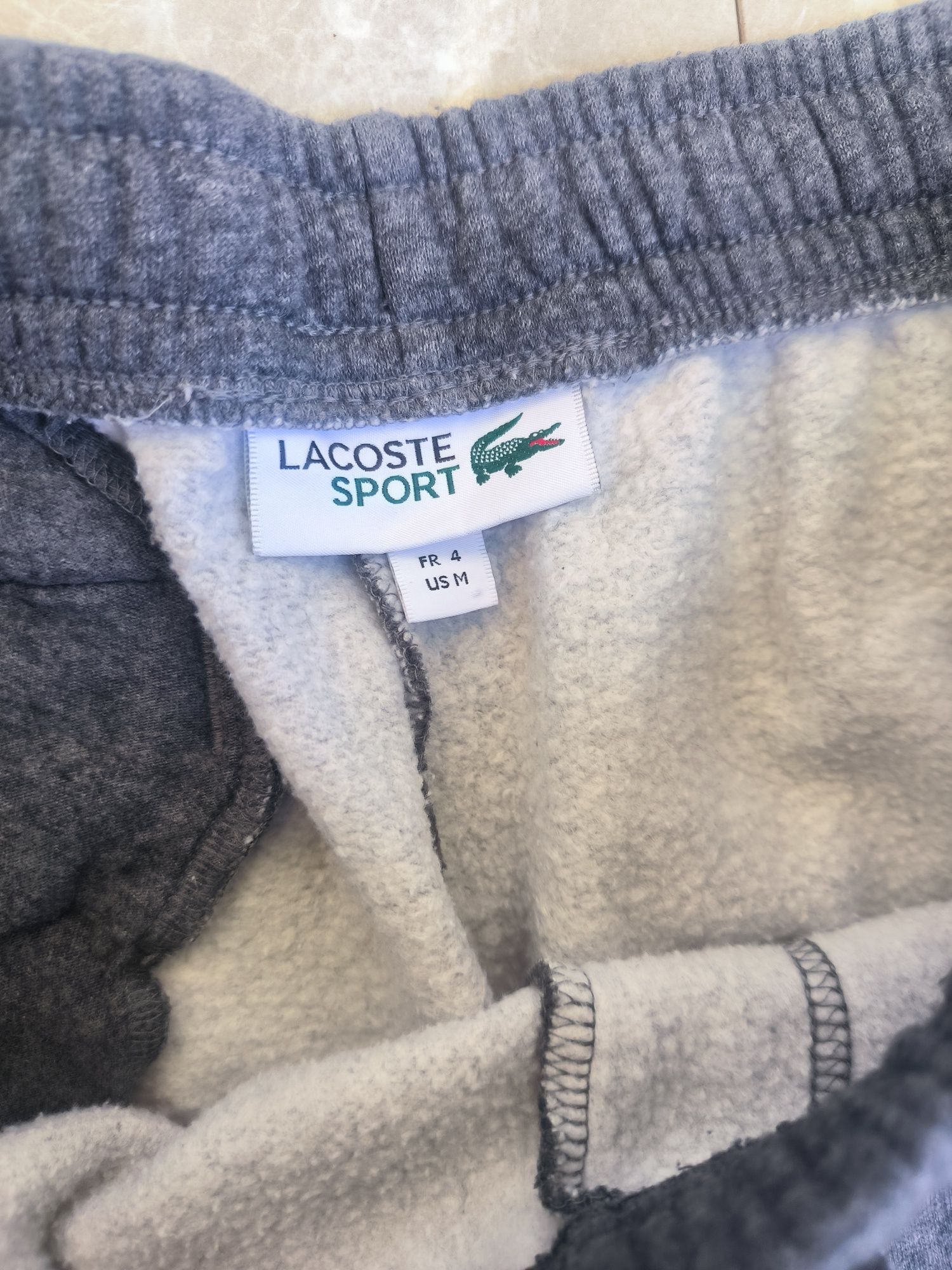 Lacoste къси панталони M размер